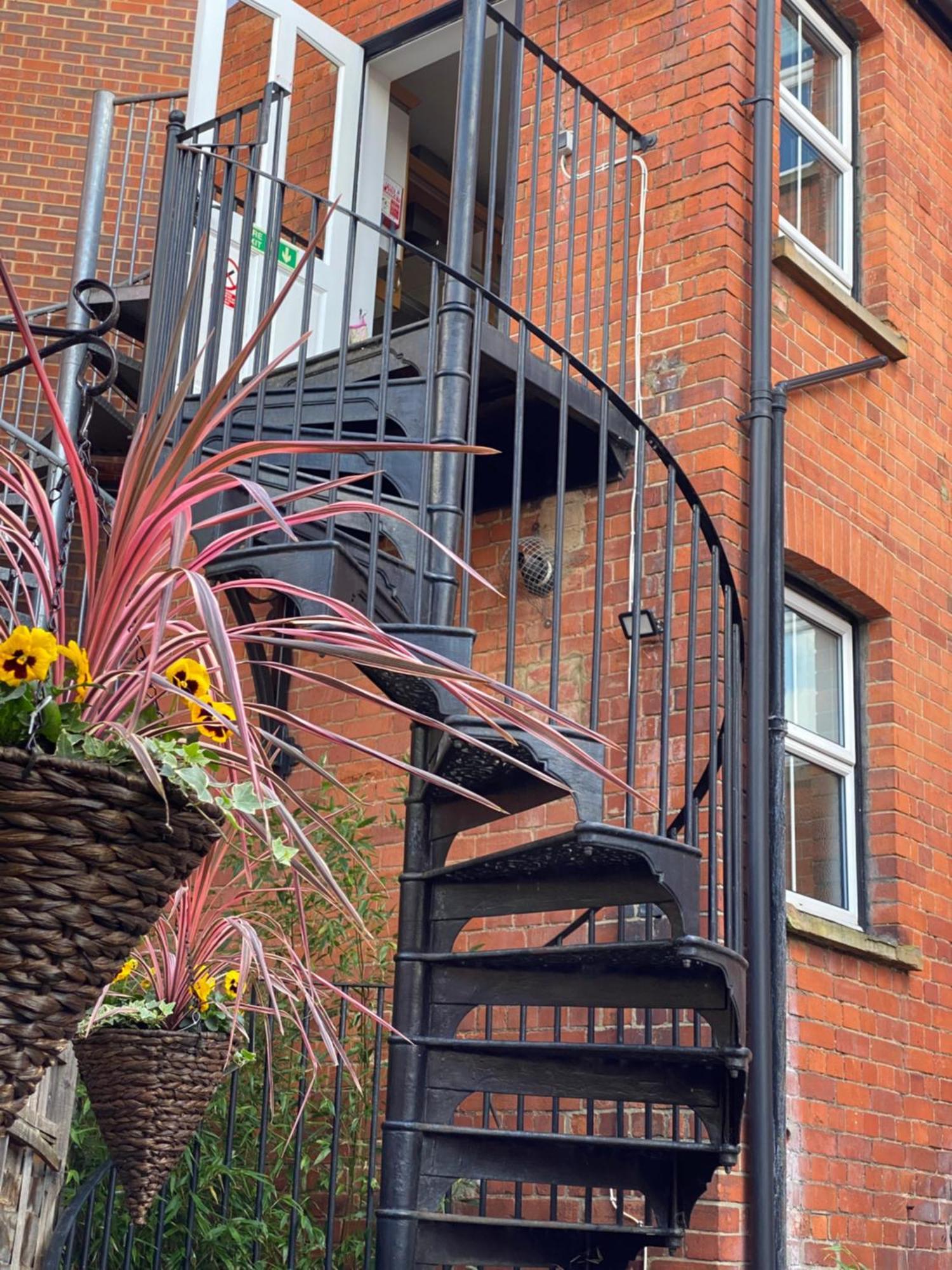 Deluxe Three Bed Bnb In Henley-On-Thames Near Station River & Town Centre Екстериор снимка